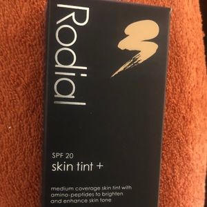RODIAL SPF 20 SKIN TINT + 40ML